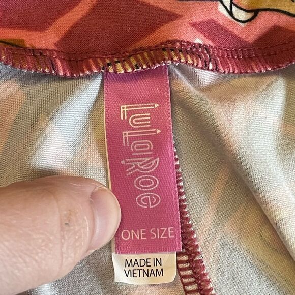 LuLaRoe Women’s One Size Disney Leggings • Beauty & The Beast Leisurewear NWOT - Picture 14 of 15